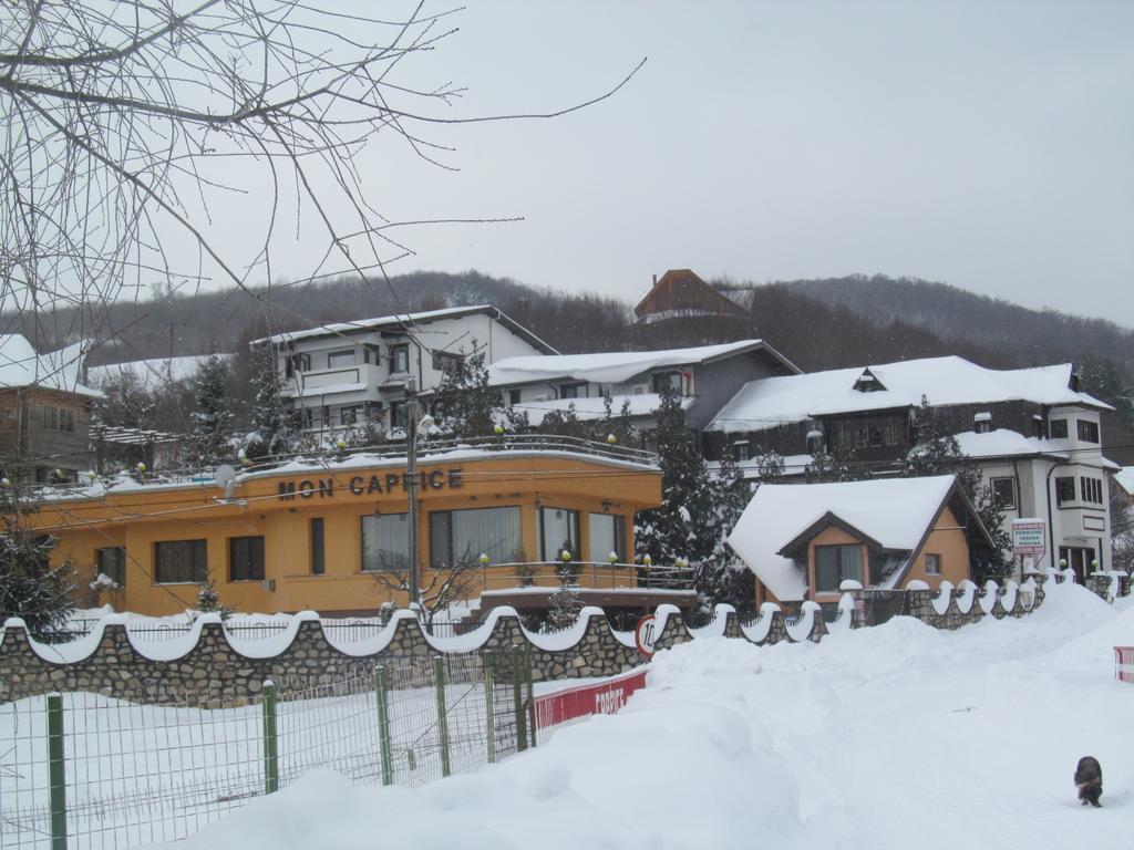 Hotel Complex Caprice-Monteoru Sărata-Monteoru Esterno foto